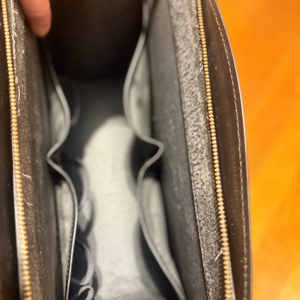 Stylish Black Leather Tote Bag - Picture 4 of 13